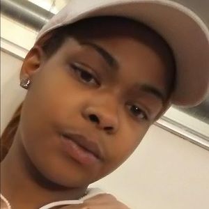 Meet your Posher, Cortney